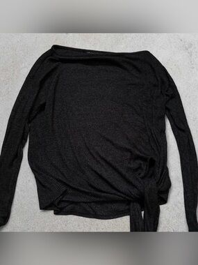 Harlowe & Graham Black Long-Sleeve Tie-Hem Top